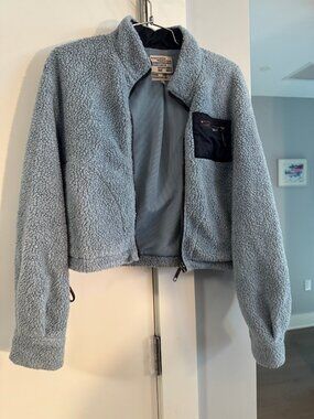 Baum und Pferdgarten Cropped Sherpa Fleece Jacket Light Blue XS